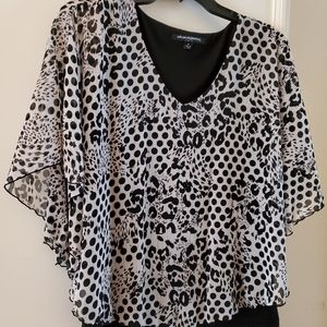 Sharagano Black Sleevele Blouse/Sheer Cape M